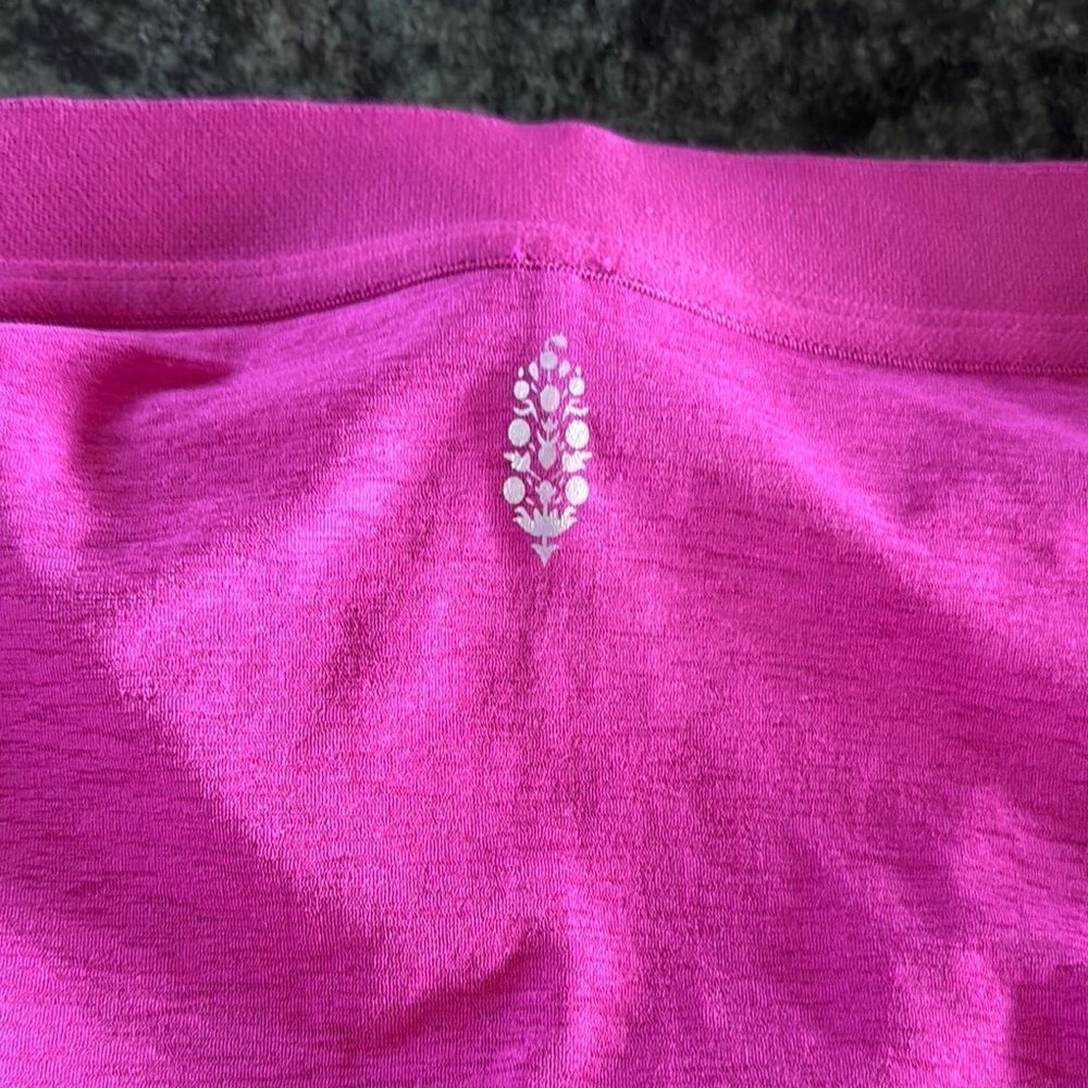 Free people movement  Long  Ruched  top & tennis skirt active set 
NWT
#5D - Picture 6 of 8